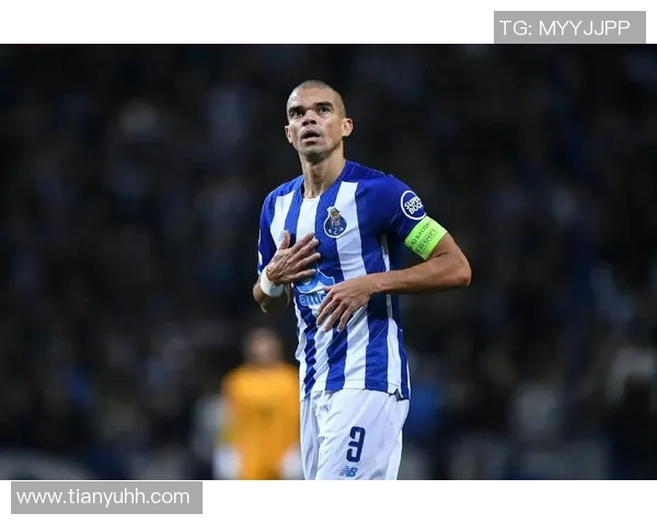 猜猜这些退役足球球星是谁？你能认出他们的经典瞬间和传奇职业生涯吗